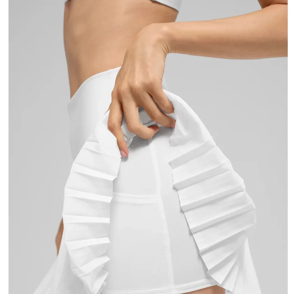 ALO Yoga Women's Elegant White A-Line Skirt